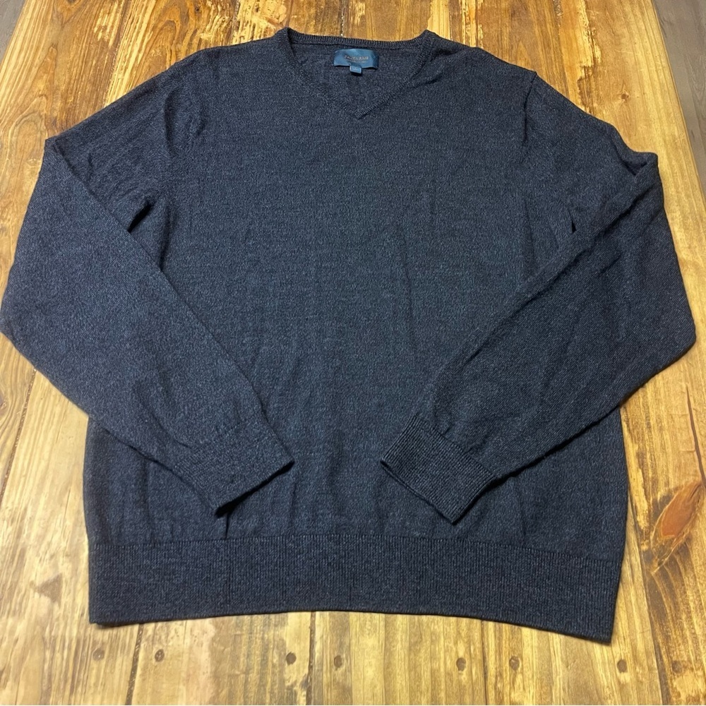 Fairlane size Large Dorian 100% Merino Wool V neck sweater blue